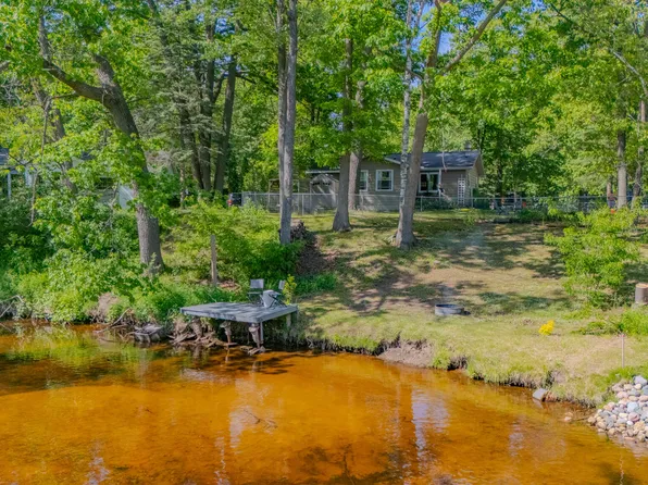 300 Widdis Dr, Prudenville, MI 48651