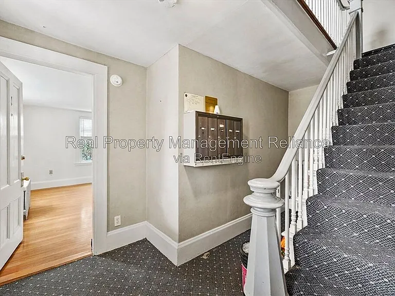 16 Winthrop St #1 — Photo 2