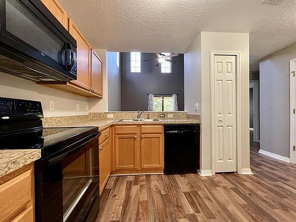 4th image of 5050 NW Coventry Cir