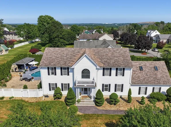 226 Olympic Rd, Somerset, MA 02726