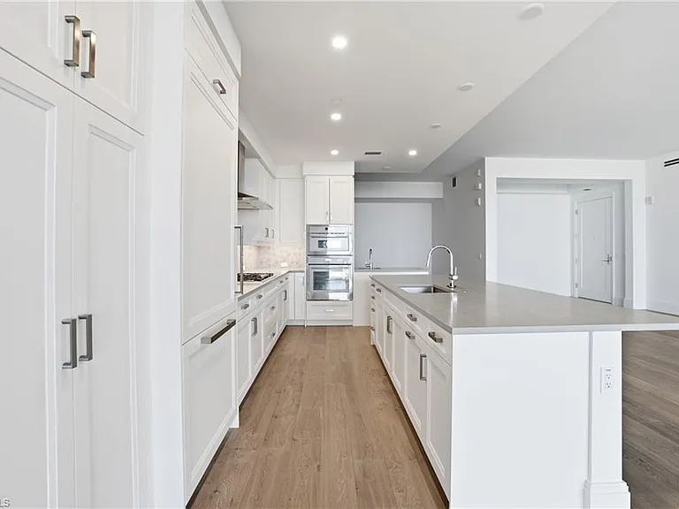 4810 Pelican Colony #1004 — Photo 4