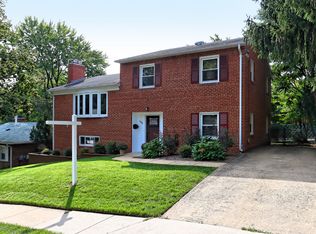 4706 9th St S, Arlington, VA 22204