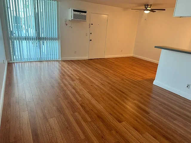 441 W Burchett St — Photo 15