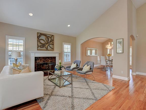 4th image of 2893 Ramona St