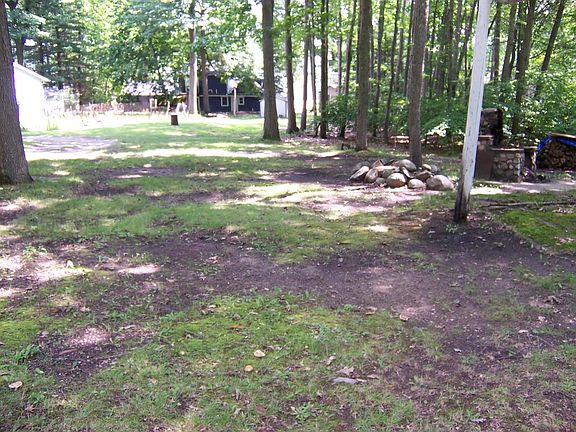 5th image of 115 & 116 W Higgins Lake Dr
