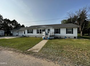 202 1st Ave E, Pettibone, ND 58475