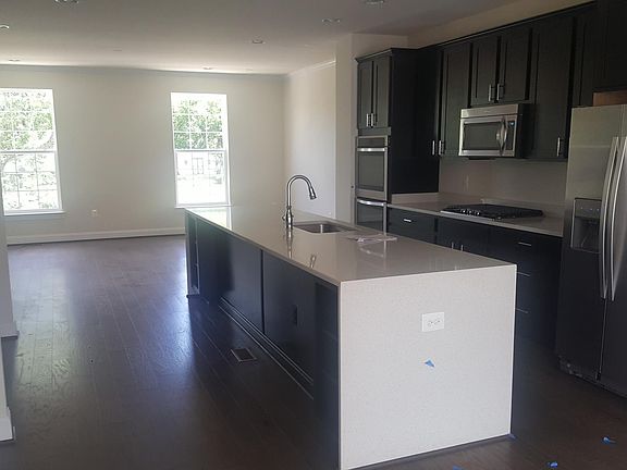 Open kitchen main floor