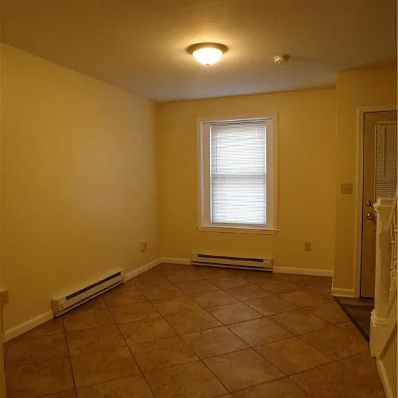 1624 1/2 Utica St — Photo 3