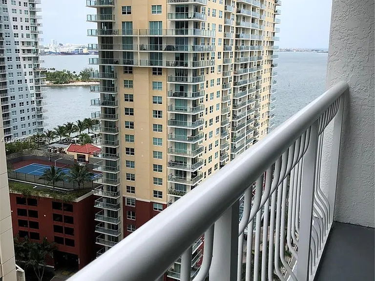 1200 Brickell Bay Dr #19 — Photo 2