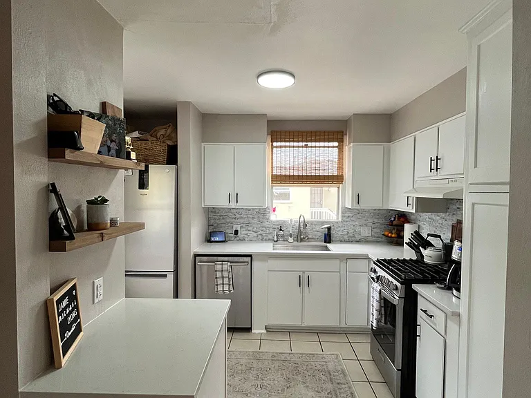 1818 Carmelina Dr — Photo 13