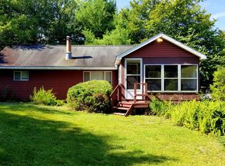 206 Willow Ln, Greentown, PA 18426