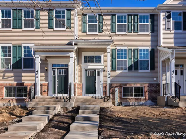 402 Neubauer Cir, Lindenhurst, IL 60046