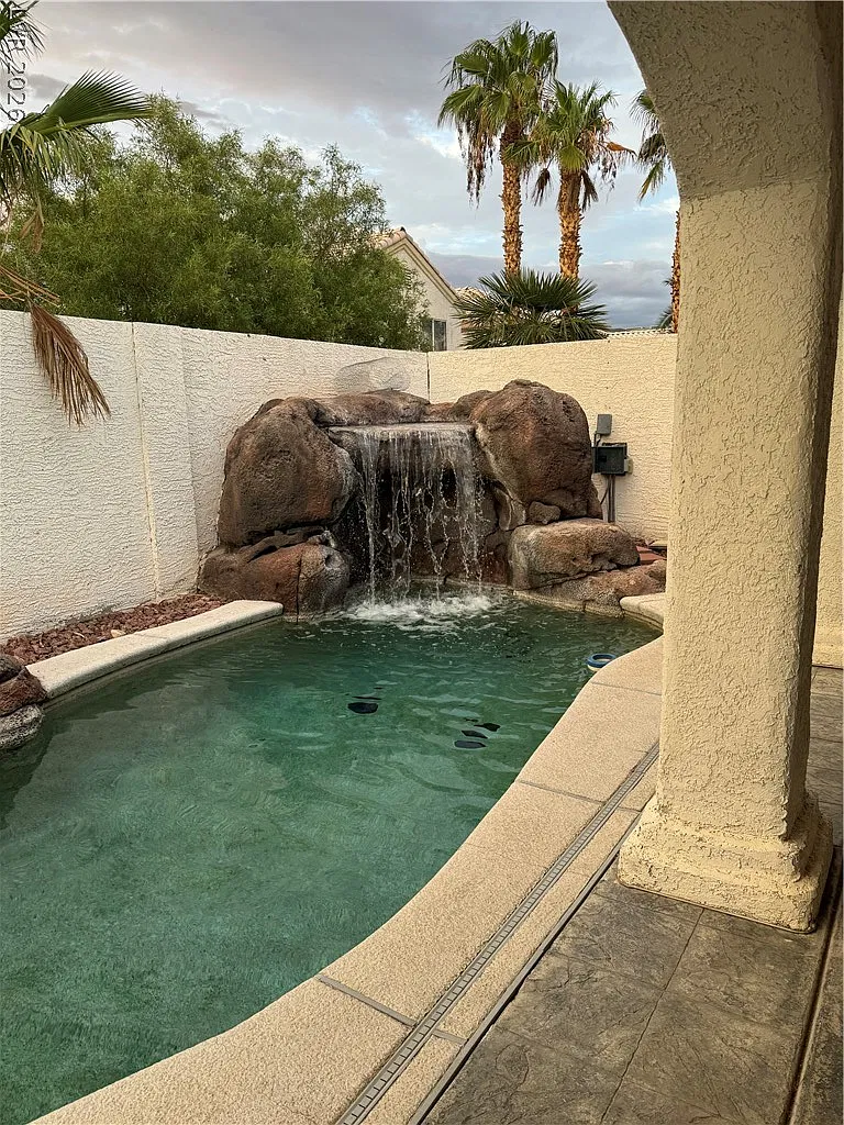 3 bed, 2.5 bath, 1776 sqft, $2,650 — Photo 4
