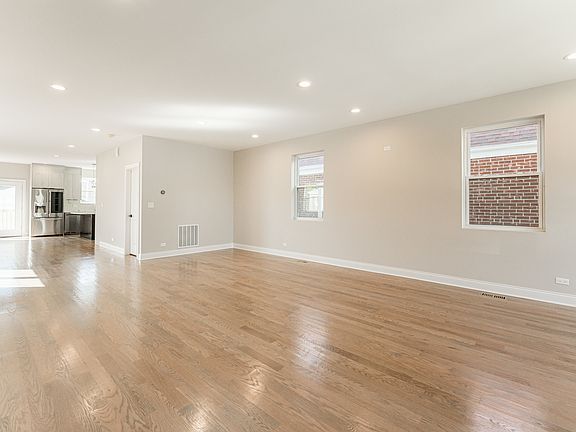 4th image of 8121 W Forest Preserve Dr
