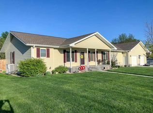 208 Lincoln St, Alma, NE 68920