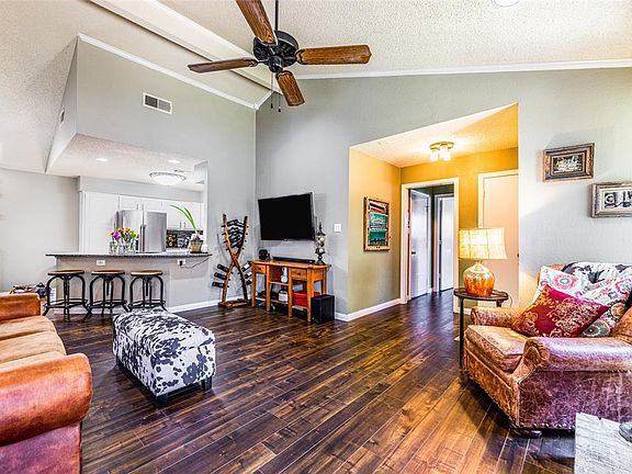5th image of 2808 Country Villa Cir