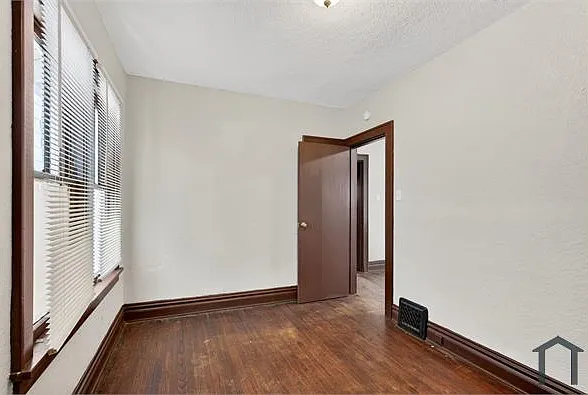 5944 Thekla Ave — Photo 14