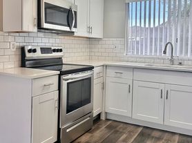 1553 W Mercer Ln, Phoenix, AZ