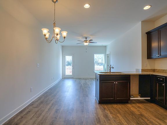 3rd image of 4405 Chusto Dr