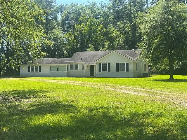 3 bed, 1.5 bath, 1680 sqft, $800 — Photo 2