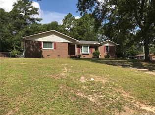 719 Dandridge Dr, Fayetteville, NC 28303