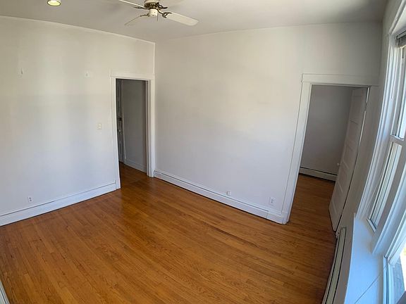 5th image of 1910 W Belmont Ave #2F
