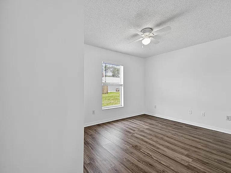 15 Renmont Ct — Photo 36