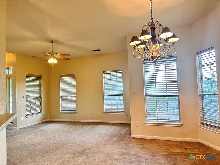 2050 Lisa Ln — Photo 4