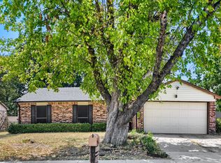 704 Fort Worth St, Mansfield, TX 76063