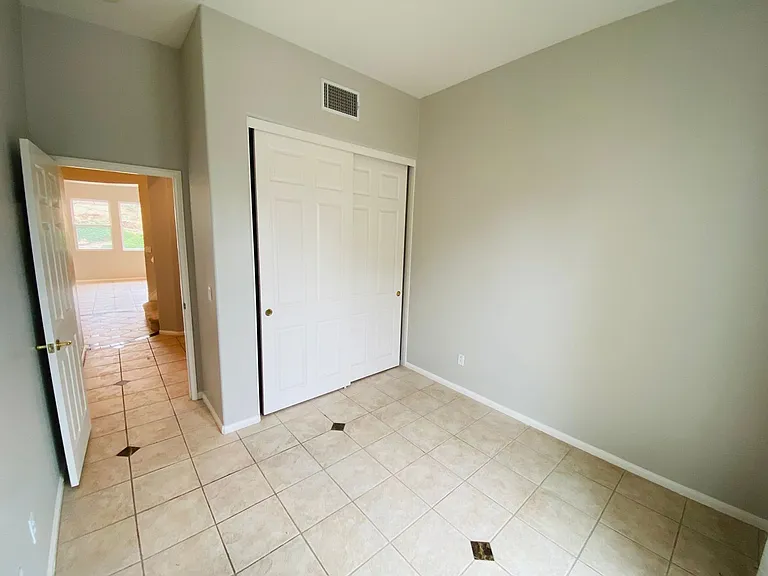 1162 Alexandra Ln — Photo 18