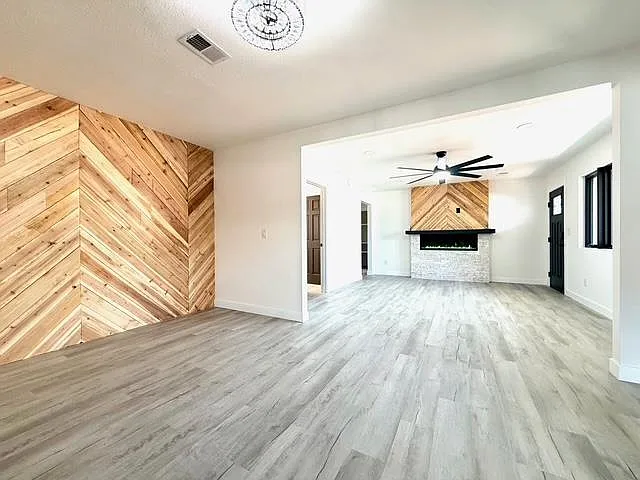 239 Nancy St — Photo 8