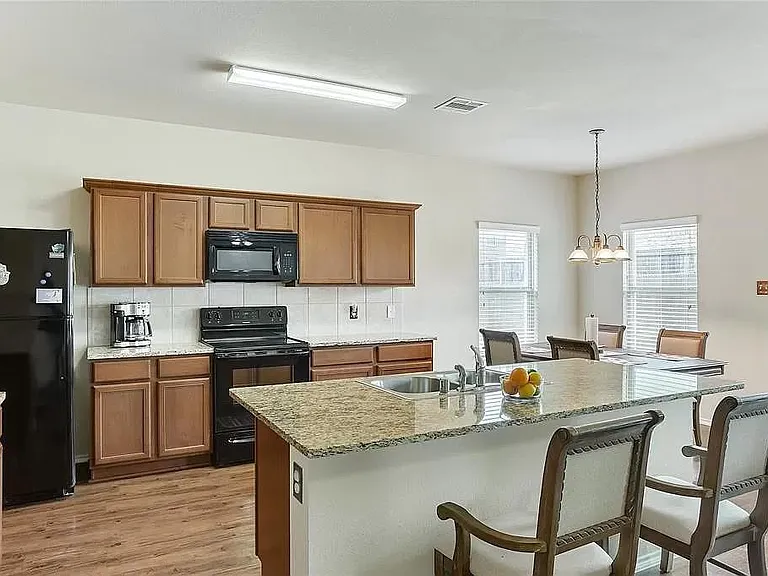 1402 Bent Grass Dr — Photo 15