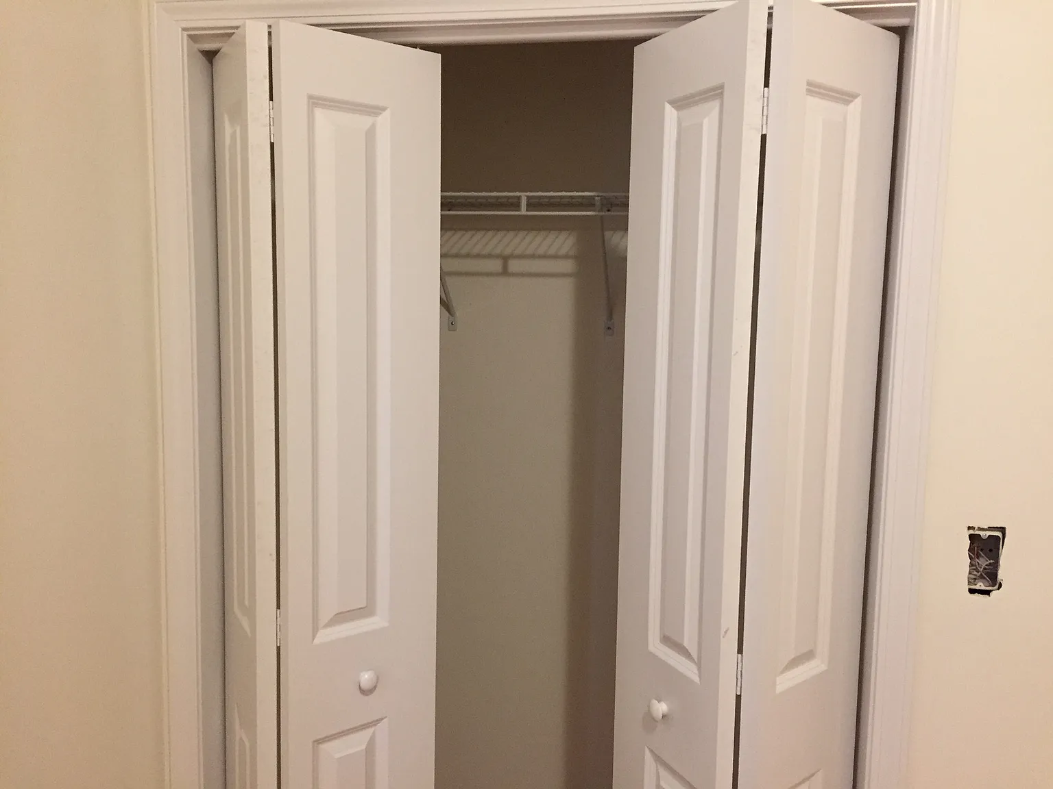 4 bed, 1200 sqft, $875 — Photo 3