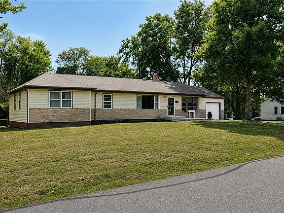 2nd image of 403 Catron Ave