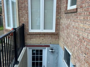 3163 Galbraith Dr, Mississauga, ON L5L3Y9