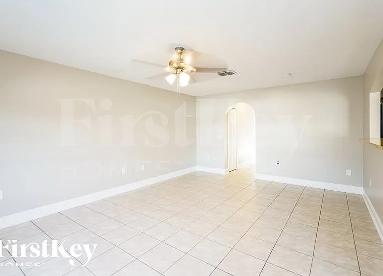 10714 Opus Dr — Photo 3