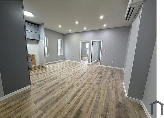 2nd image of 1044 Manor Ave #1-2