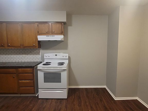 2nd image of 1107 Arthur Ave #204