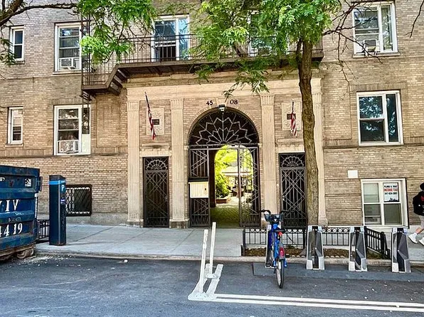 45-08 40th St APT C34, Queens, NY 11104