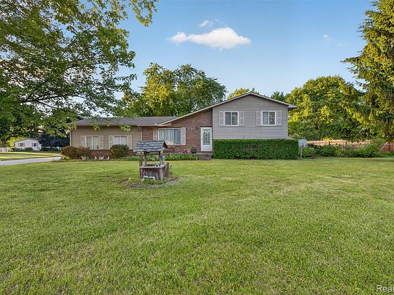 3rd image of 2471 Valley Church Dr