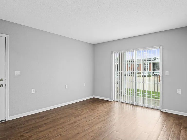 Callaway Villa Apartments — Photo 21