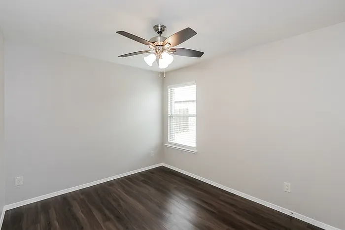 233 Thoroughbred St — Photo 15