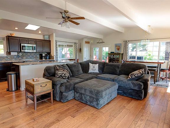 2nd image of 1215 Lassen View Dr