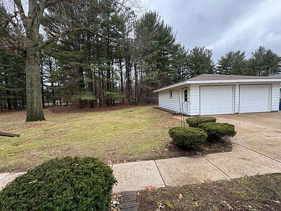 3rd image of 306 Martin Dr