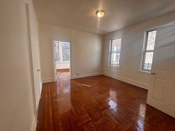 3rd image of 2536 Cruger Ave Floor 2