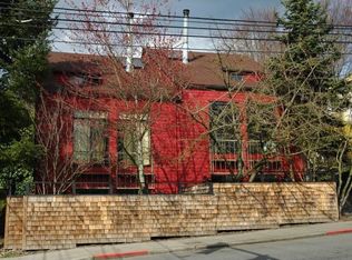700 NE 42nd St, Seattle, WA 98105