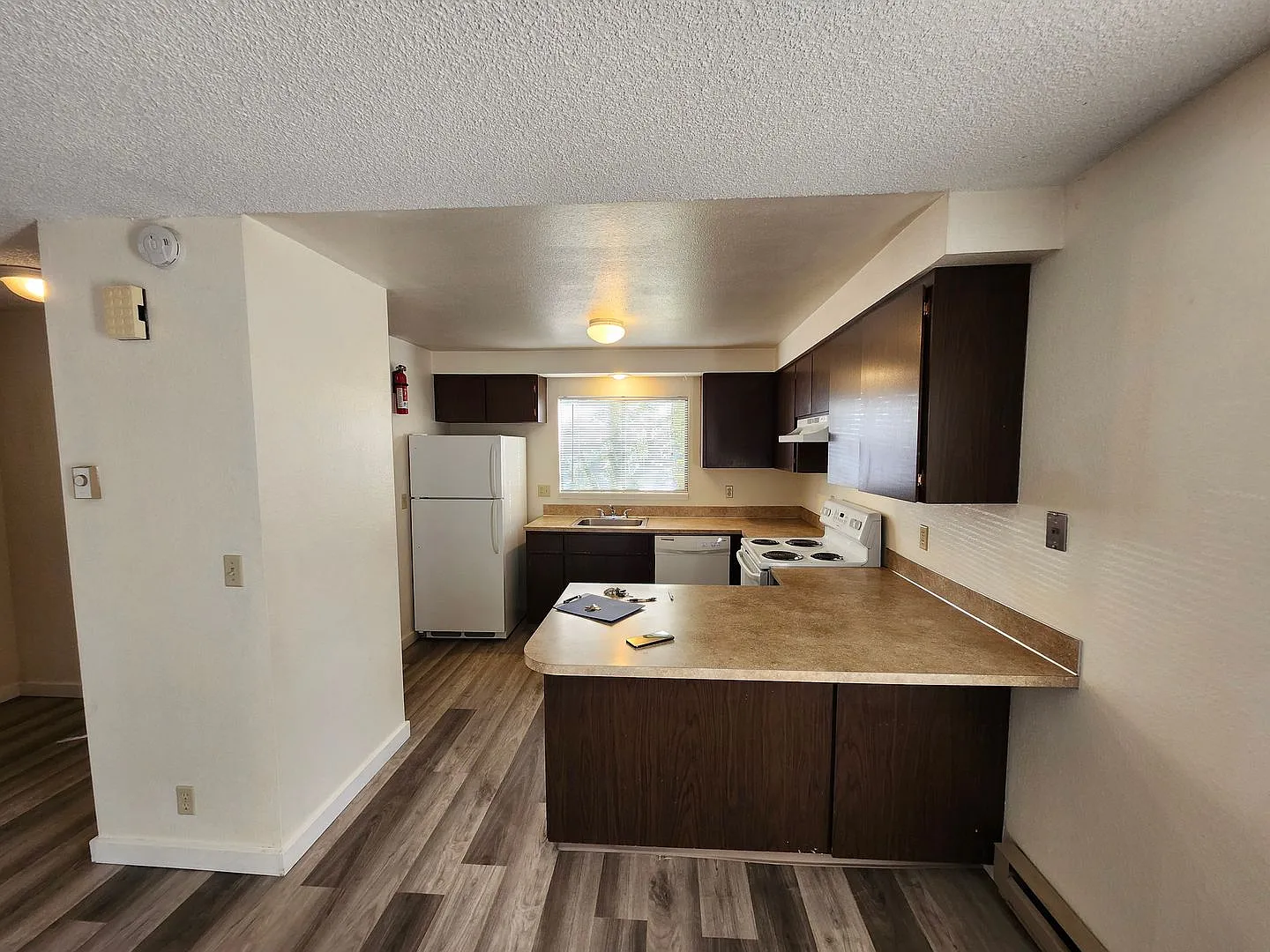 NE Bend 2 Bed/1.5 Bath with Garage - Townhome Near St Charles — Photo 4