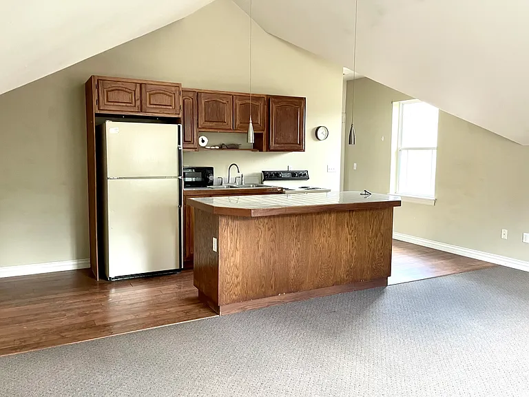498 Twelve Oaks Dr #1 — Photo 4