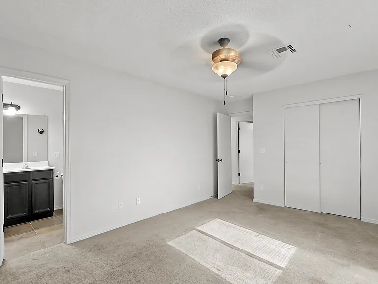 4821 Ramon Vega Ln — Photo 12