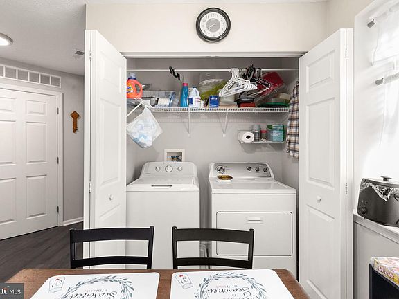 5th image of 108 Bayland Dr Unit 13